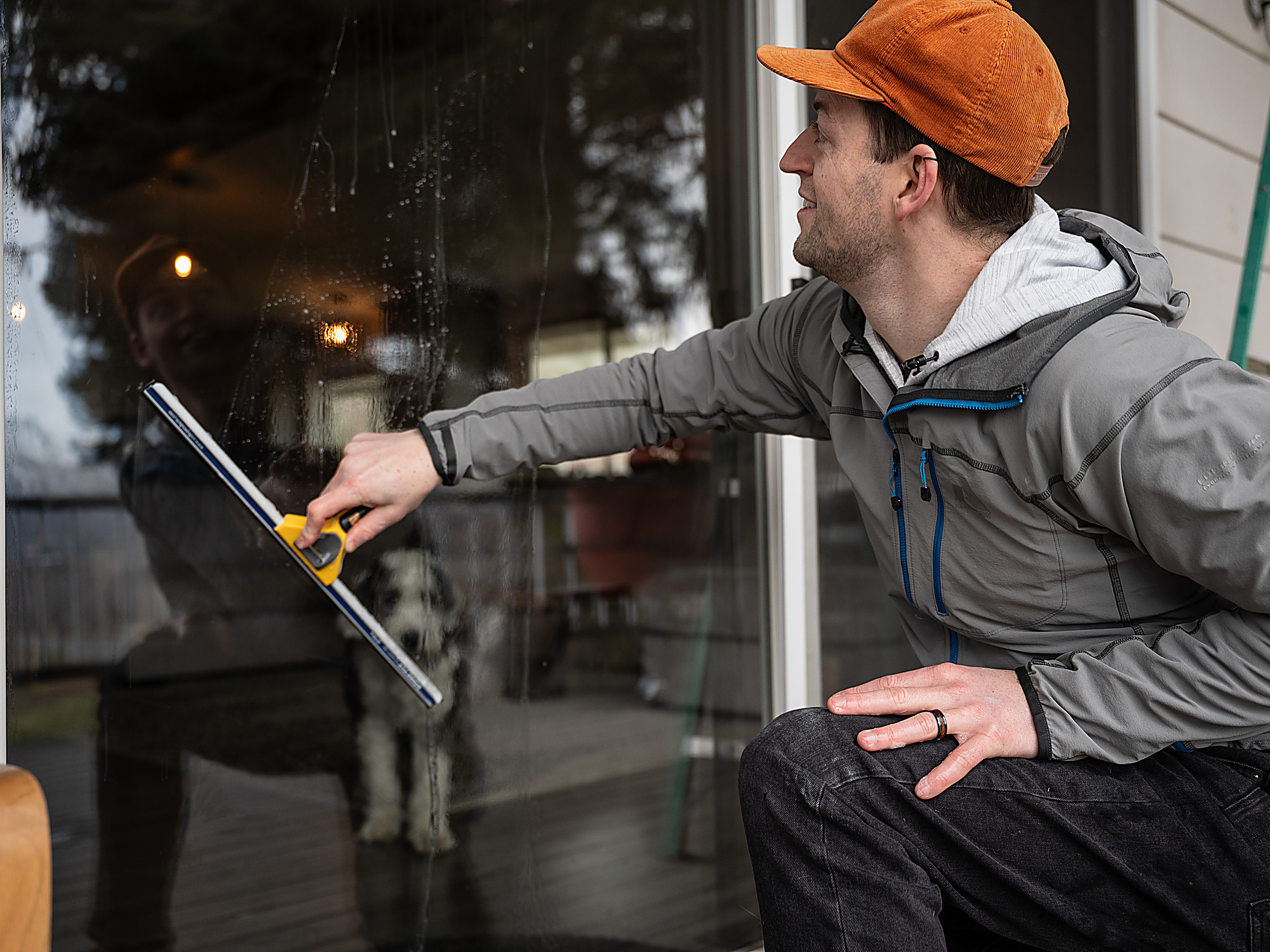 Soft wash low-pressure exterior cleaning